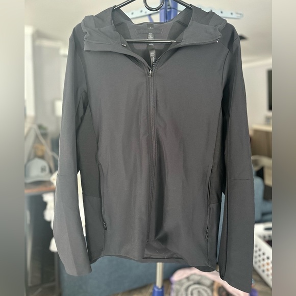 Menโs Lululemon Jacket- like new ๐ฅ - Picture 2 of 10